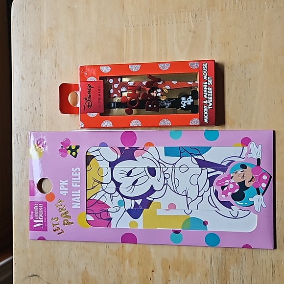 DISNEY TWEEZER AND NAIL FILES - Picture 9 of 9